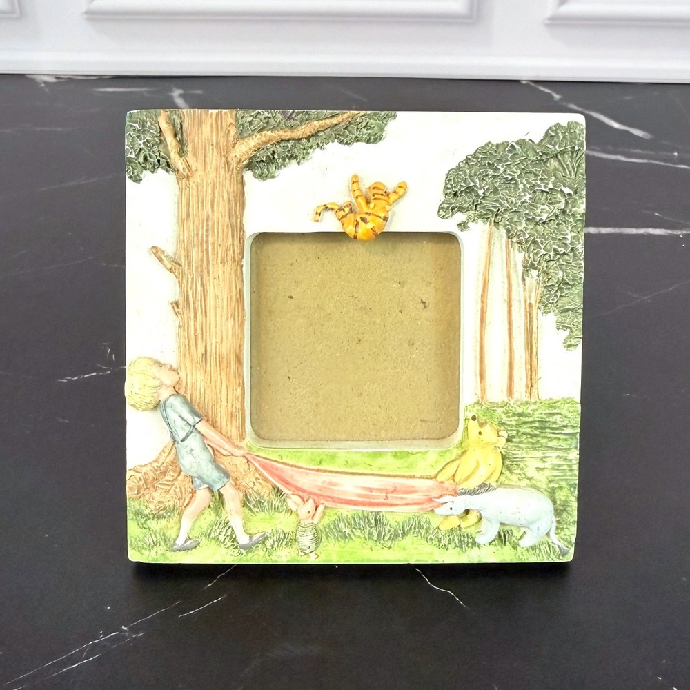 VTG Charpente Classic Winnie the Pooh 1.5" X 1.5" 3D Standing Photo Frame